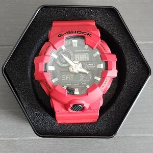 Casio G-Shock GA-700 Analog-Digital large face, Red